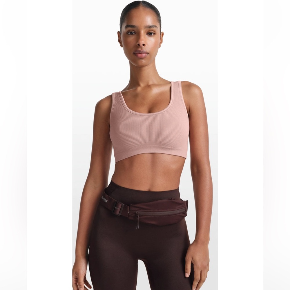 NWT, NikeSKIMS Ribbed Seamless Scoop Bra (Size XL)